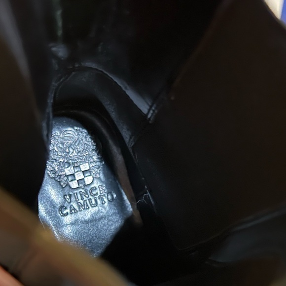 Vince Camuto Madisha Chelsea Boot - Picture 4 of 5